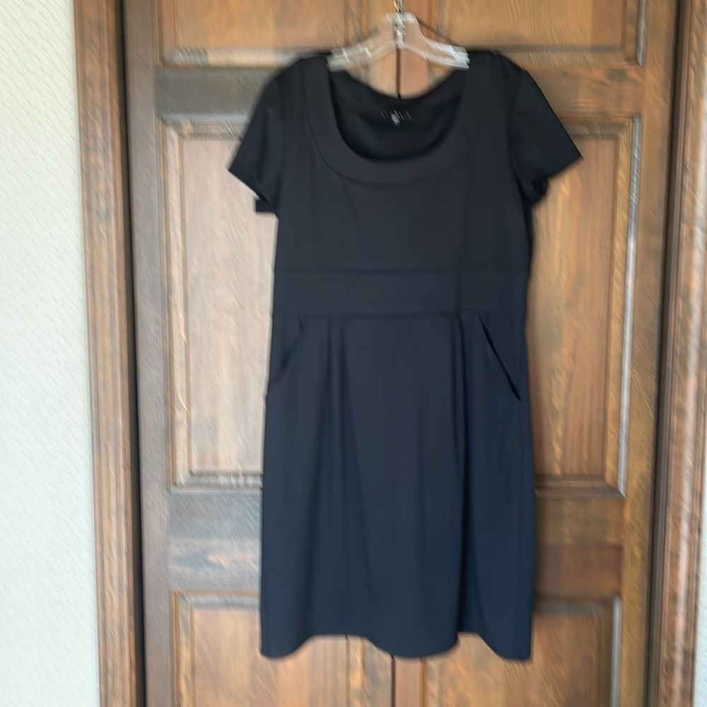 Tiana B. XL Black Dress Short Sleeve Scoop Neck with two front pockets